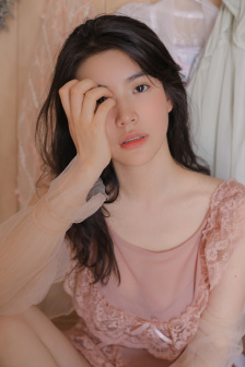 当着太子的面皇帝宠幸了太子妃